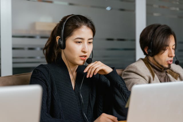 Avstarnews Contact Working Hours